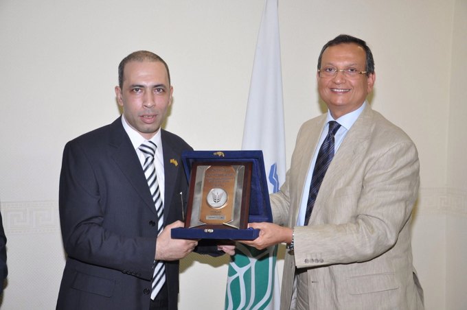 لقاء وتبادل الدروع التذكارية